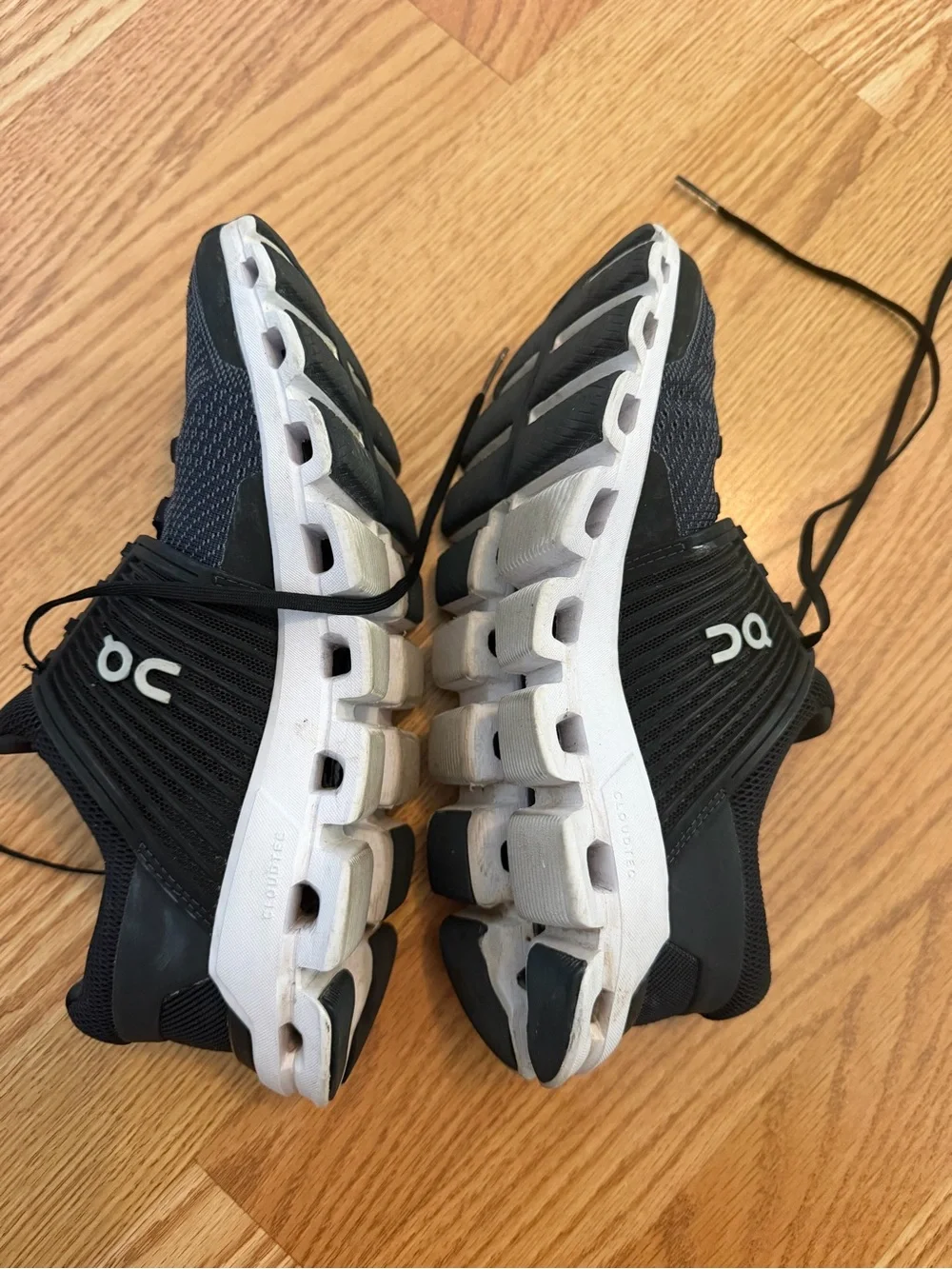 On Running Running women Black Cloud Sneakers